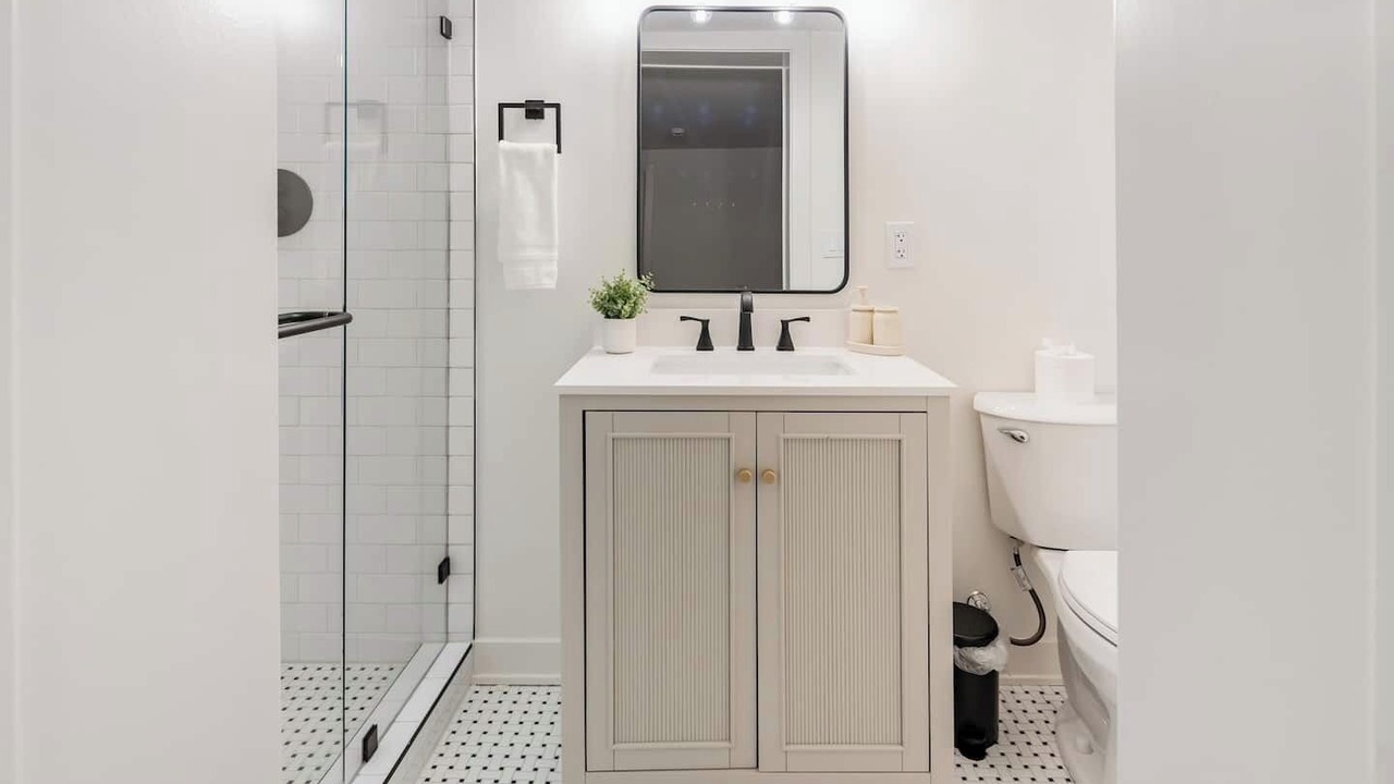 Photo of Bathroom in Fairway