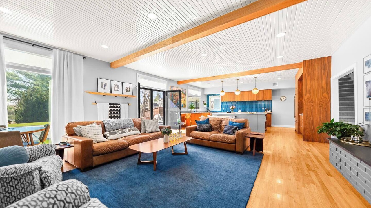 Photo of Livingroom in Prairie Village