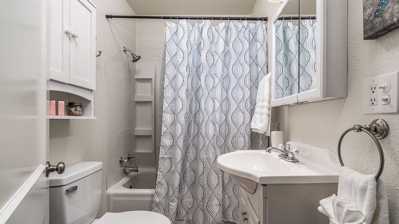 Photo of Bathroom in Borger