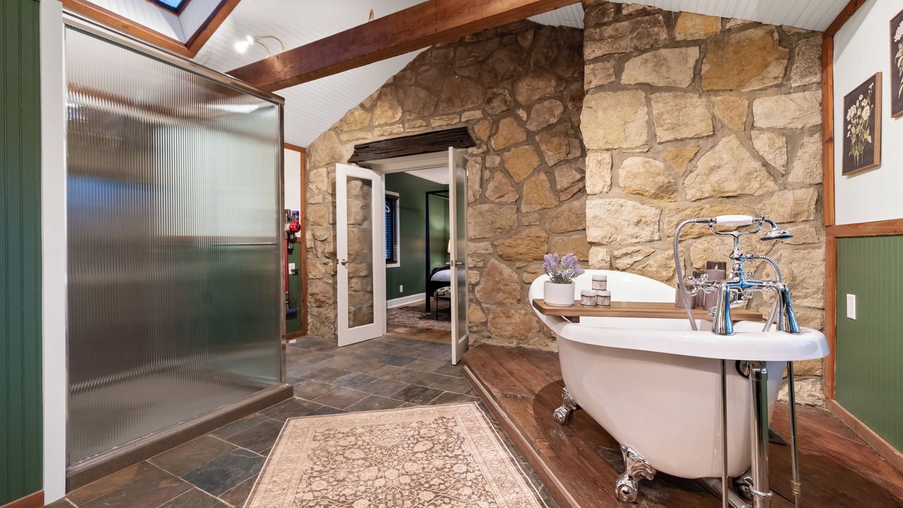 Photo of Bathroom in Grandview