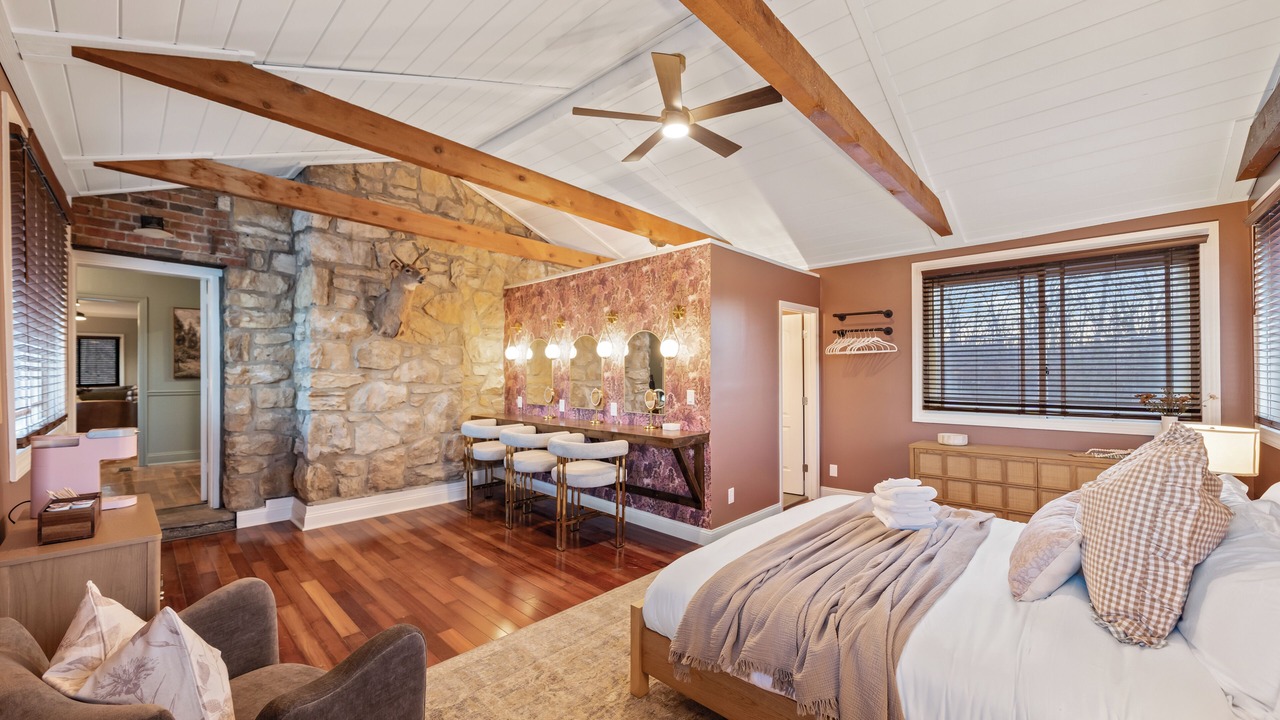 Photo of Bedroom in Grandview