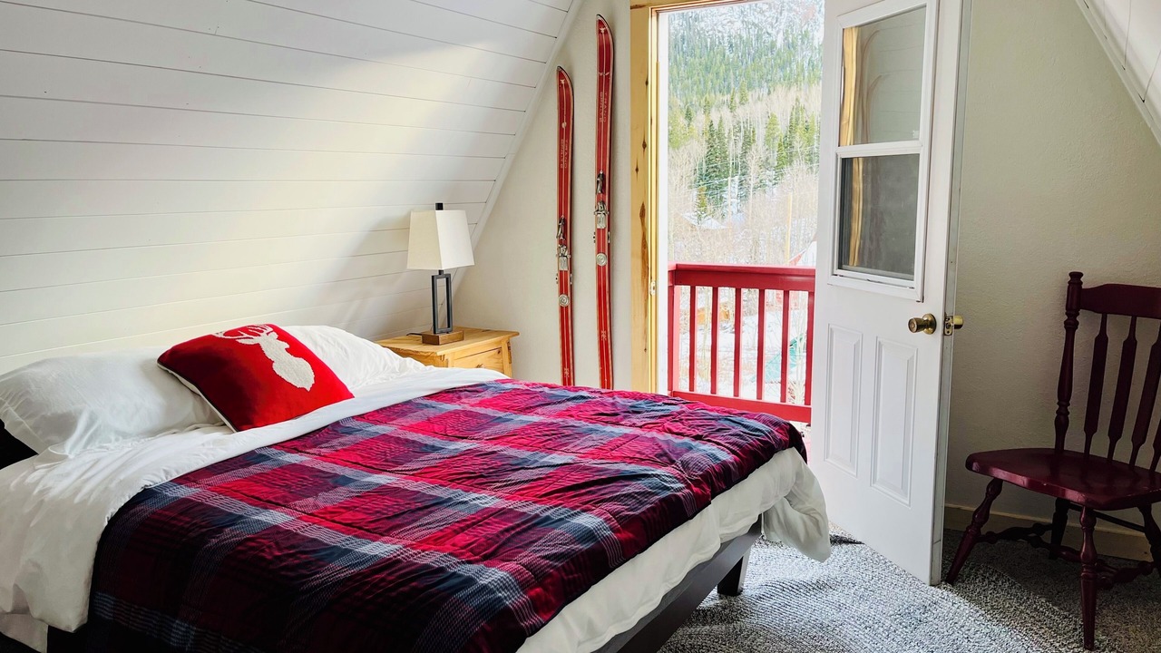 Photo of Bedroom in Garfield