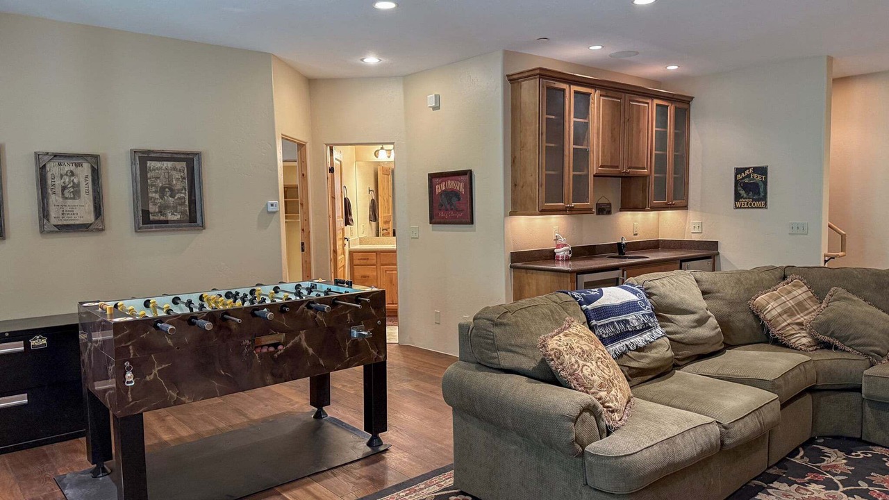 Photo of Livingroom in Three Peaks