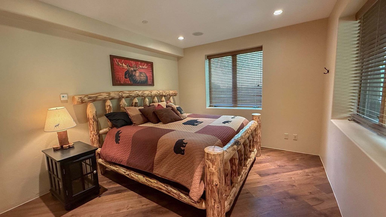 Photo of Bedroom in Three Peaks