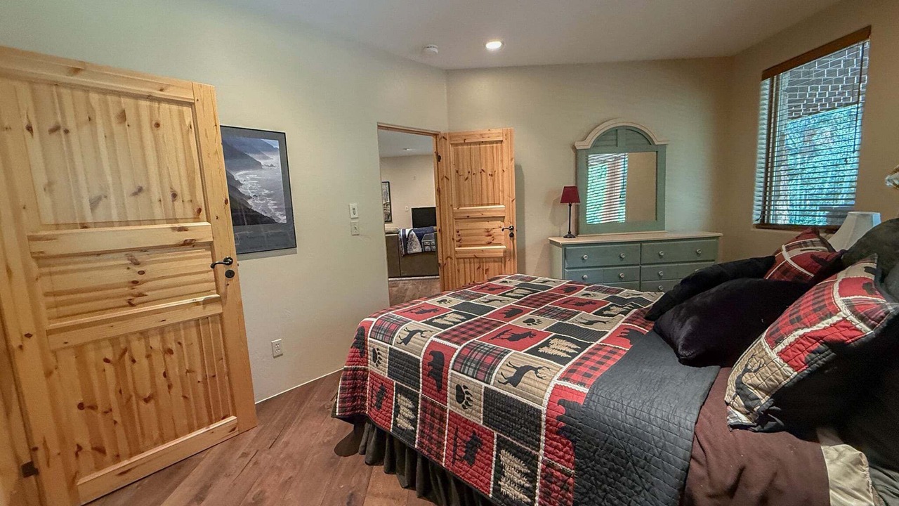 Photo of Bedroom in Three Peaks