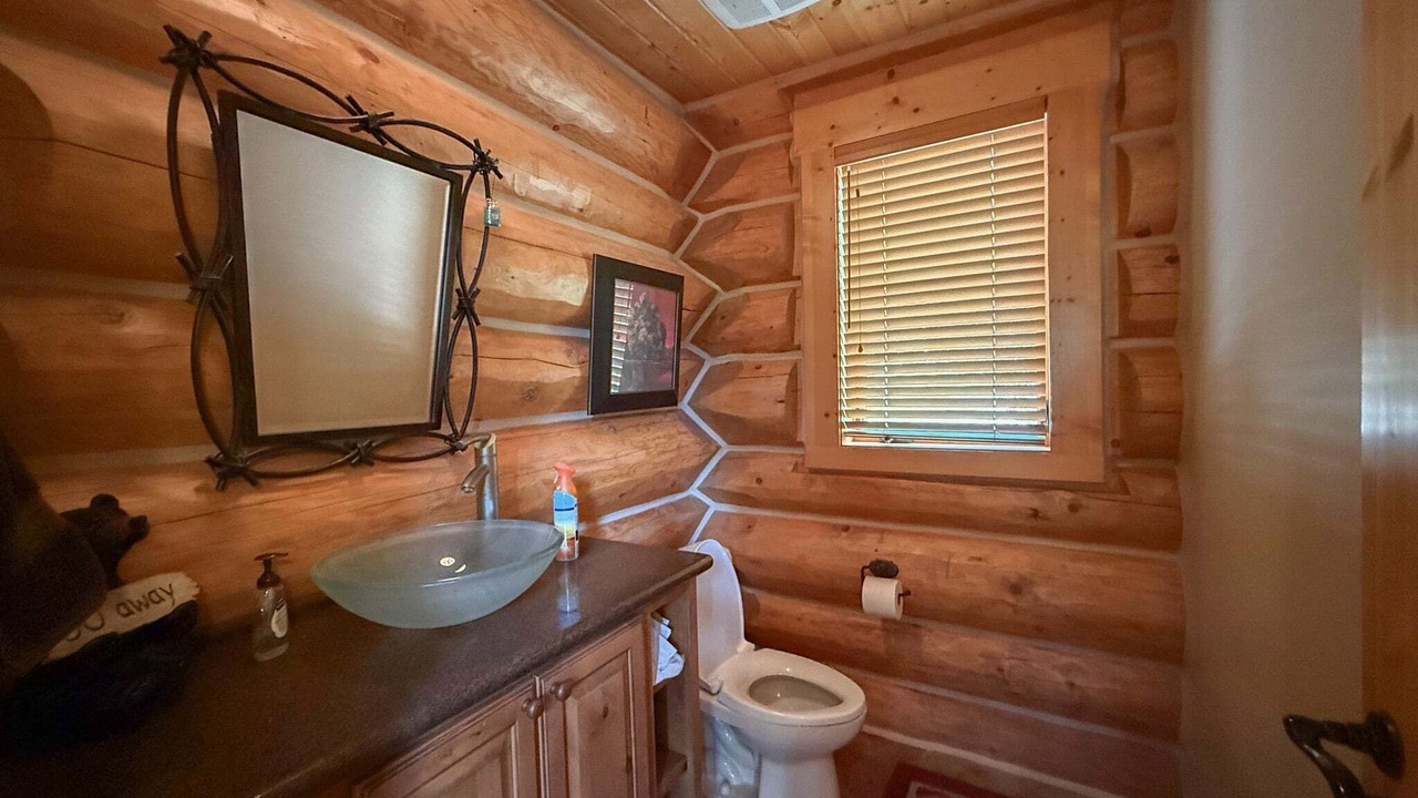 Photo of Bathroom in Three Peaks