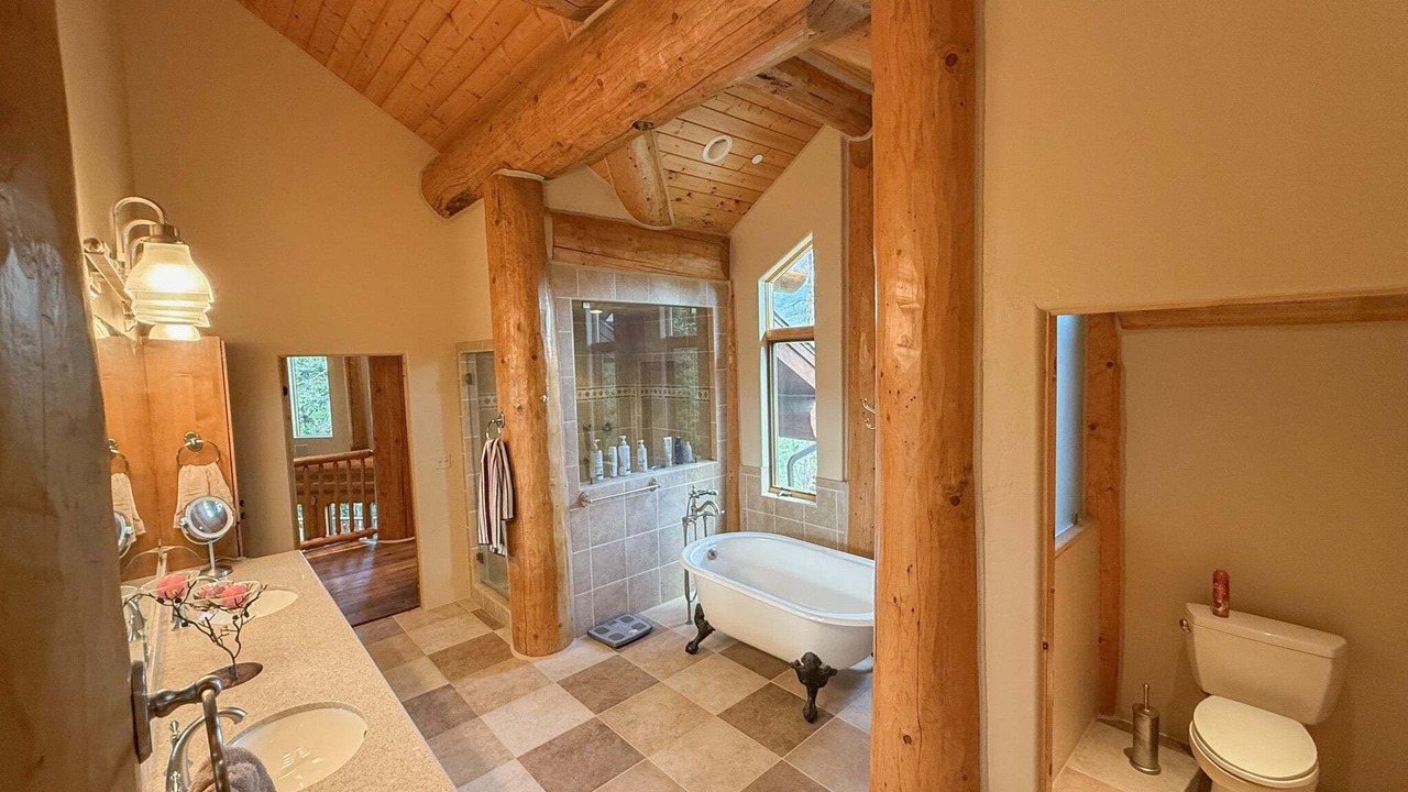 Photo of Bathroom in Three Peaks