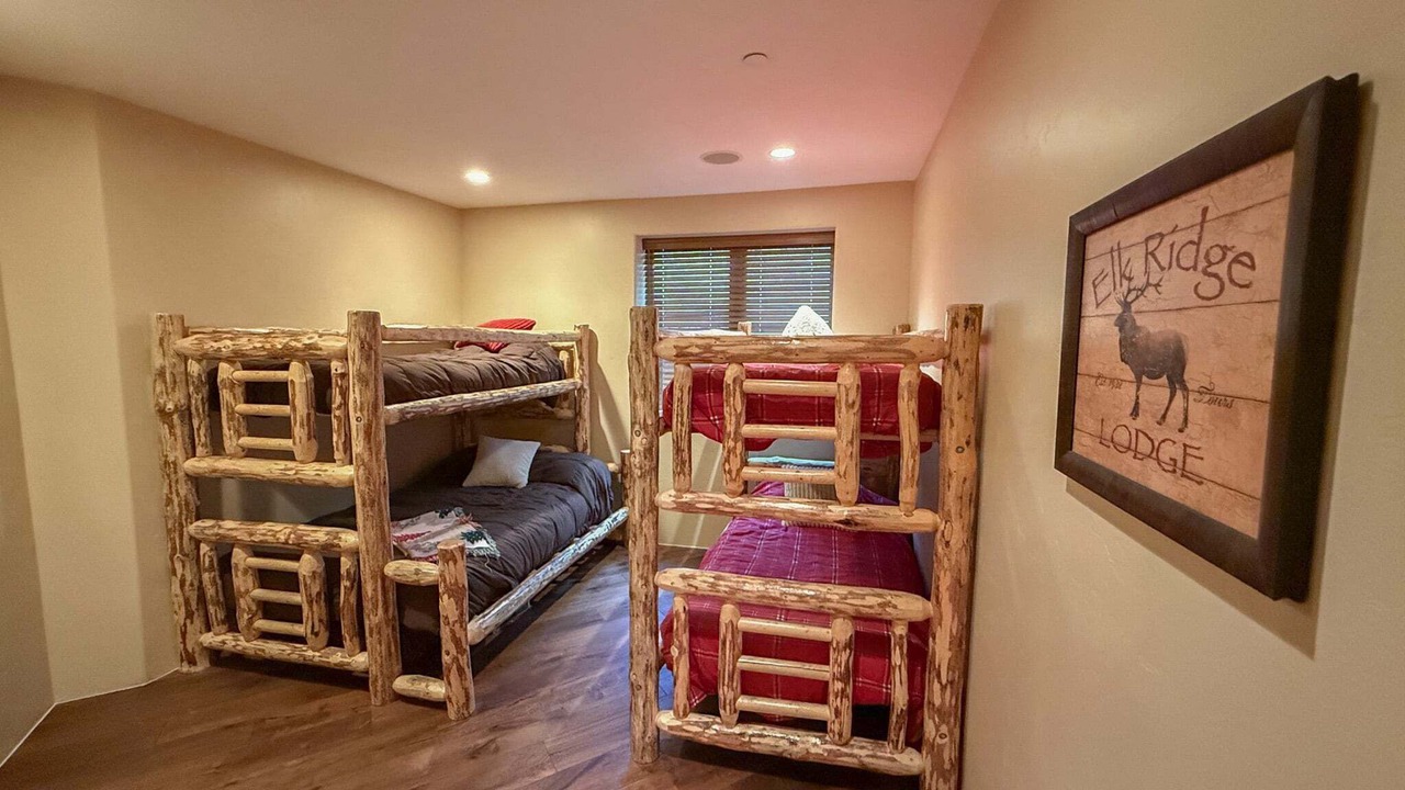 Photo of Bedroom in Three Peaks