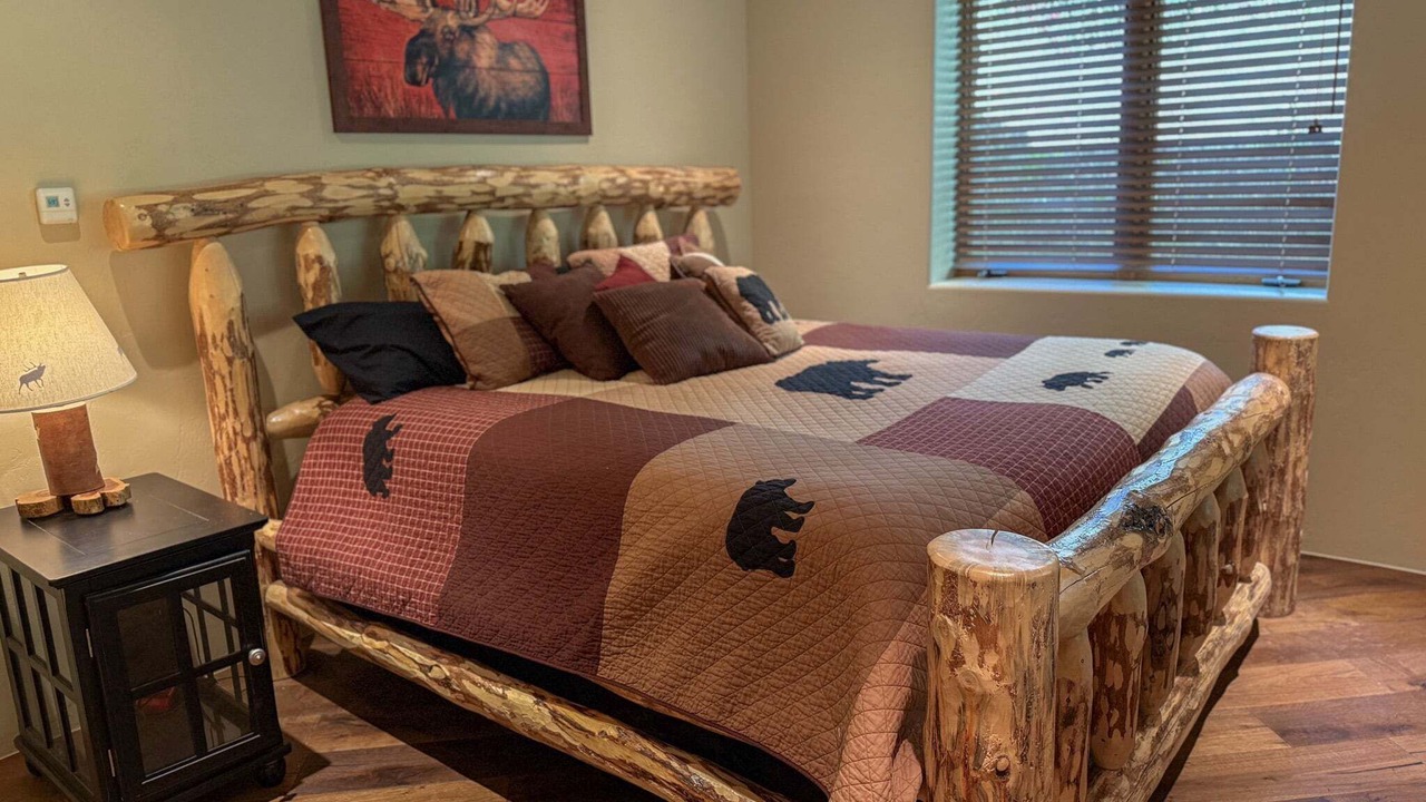 Photo of Bedroom in Three Peaks