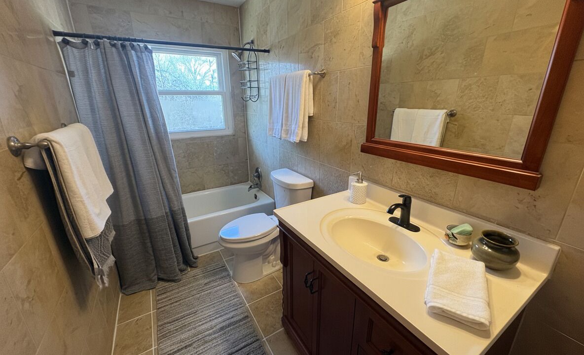 Photo of Bathroom in Pauline