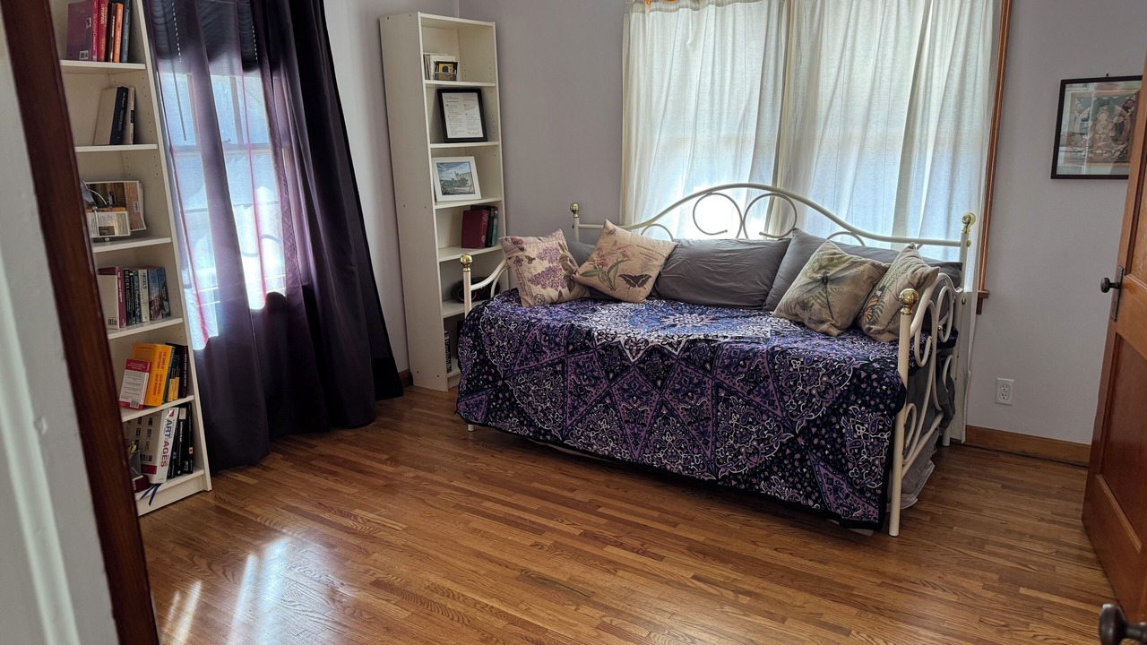 Photo of Bedroom in Russell