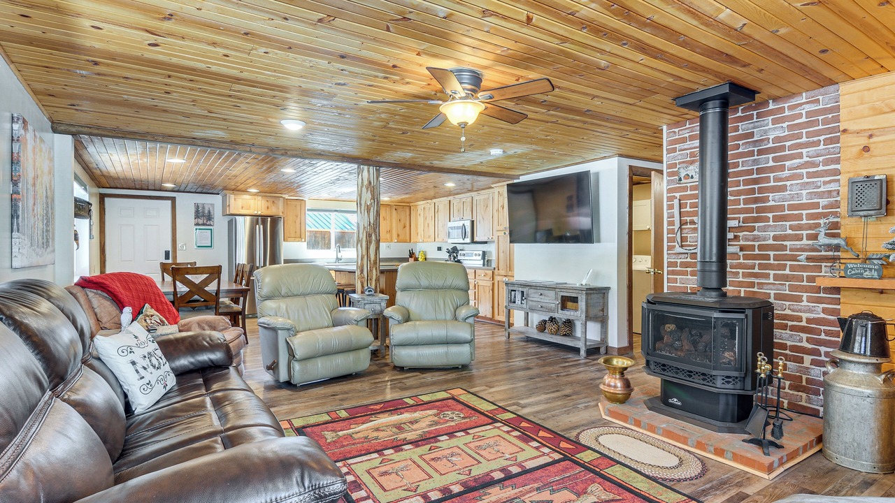 Photo of Livingroom in Meadow View Heights