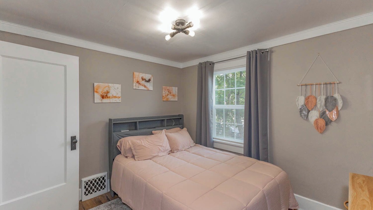 Photo of Bedroom in South Hyde Park