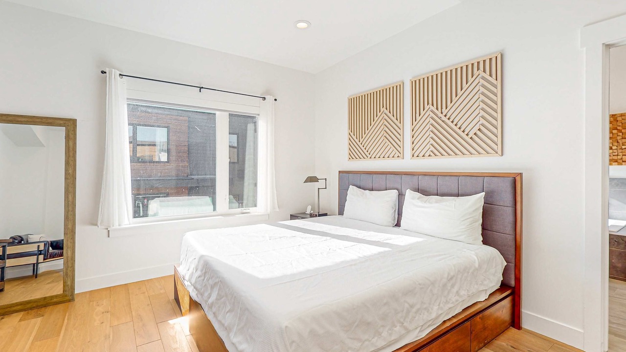 Photo of Bedroom in Summit Park