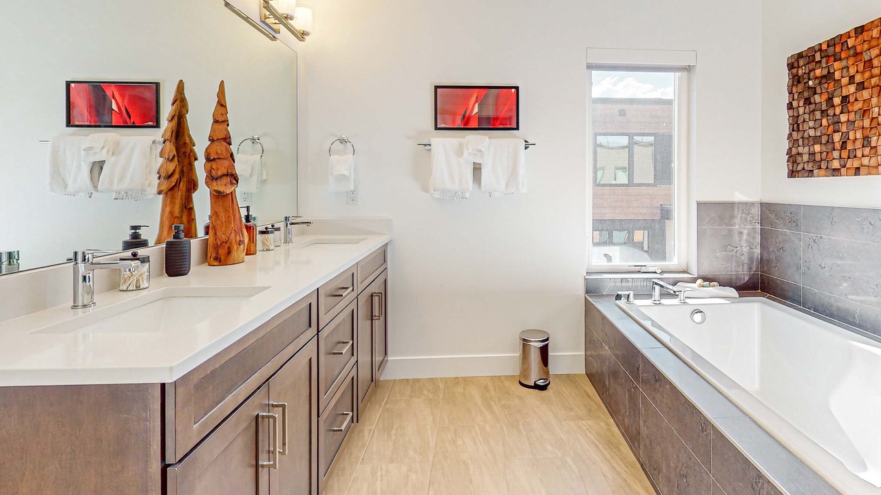 Photo of Bathroom in Summit Park