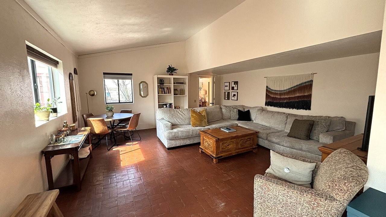 Photo of Livingroom in East Old Golden Rd