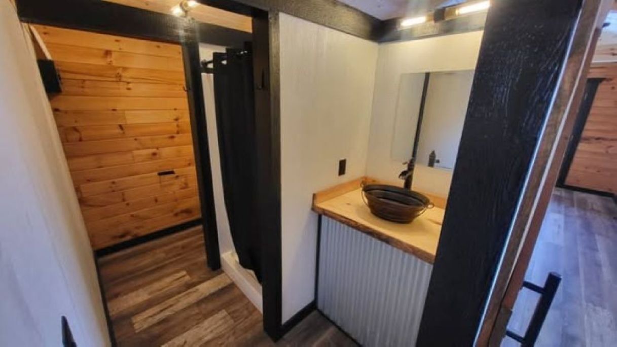 Photo of Bathroom in Ray County