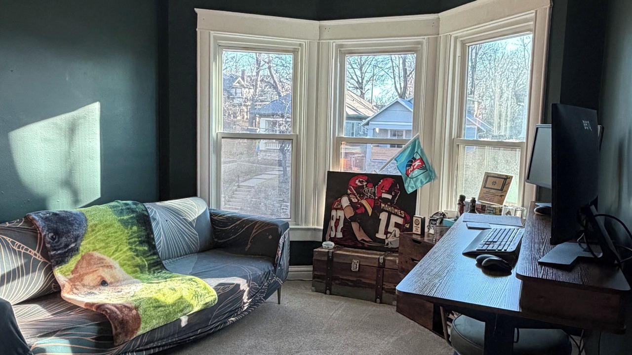 Photo of Livingroom in South Hyde Park