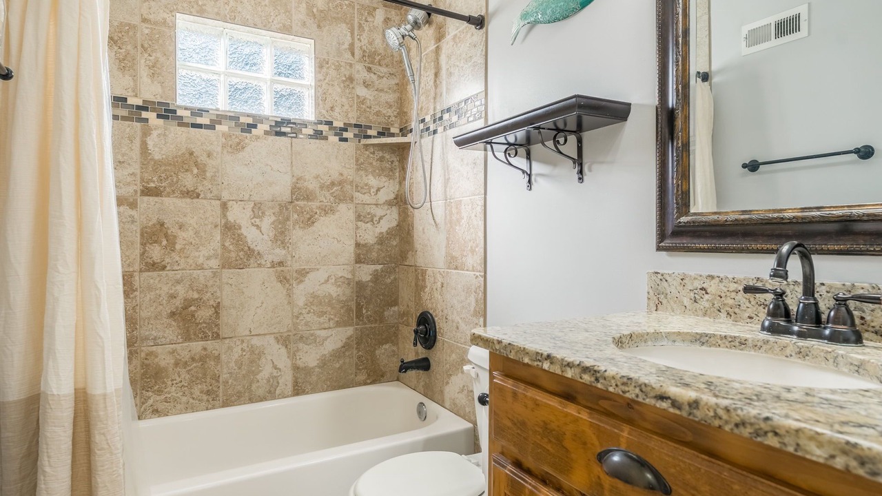 Photo of Bathroom in Prairie Village