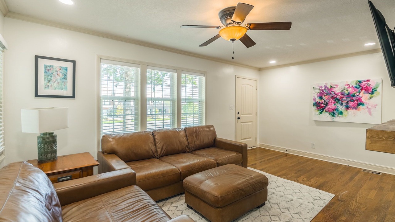Photo of Livingroom in Prairie Village