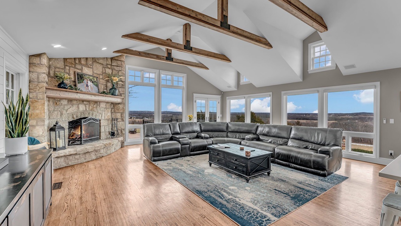 Photo of Livingroom in Lawrence