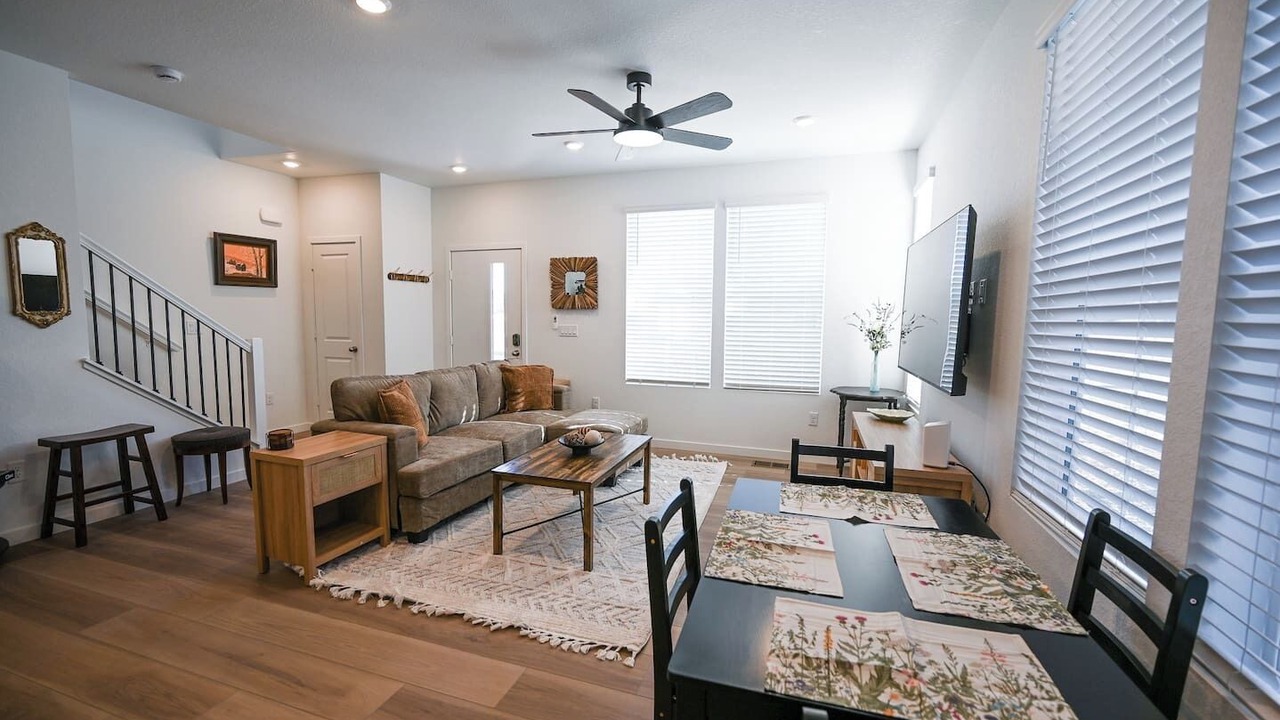 Photo of Livingroom in Watkins