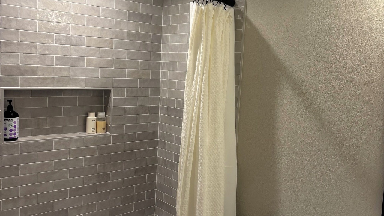 Photo of Bathroom in Summit Cove