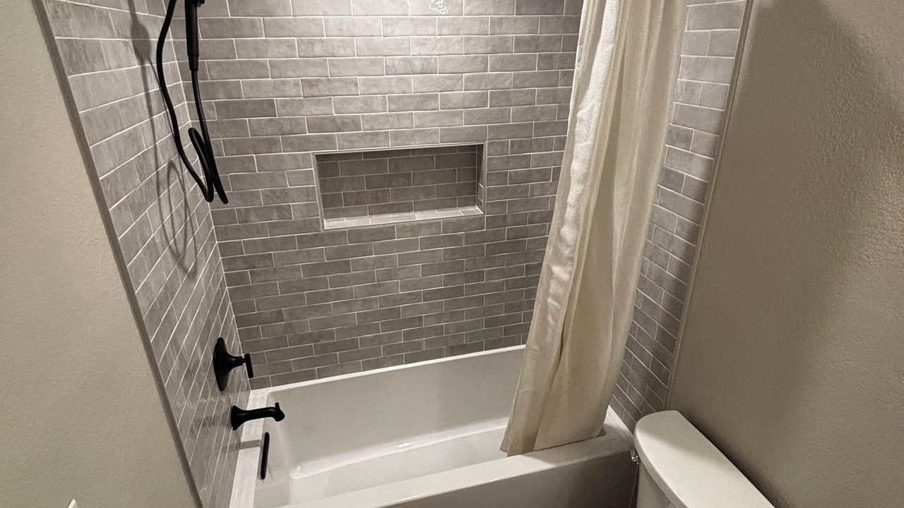 Photo of Bathroom in Summit Cove