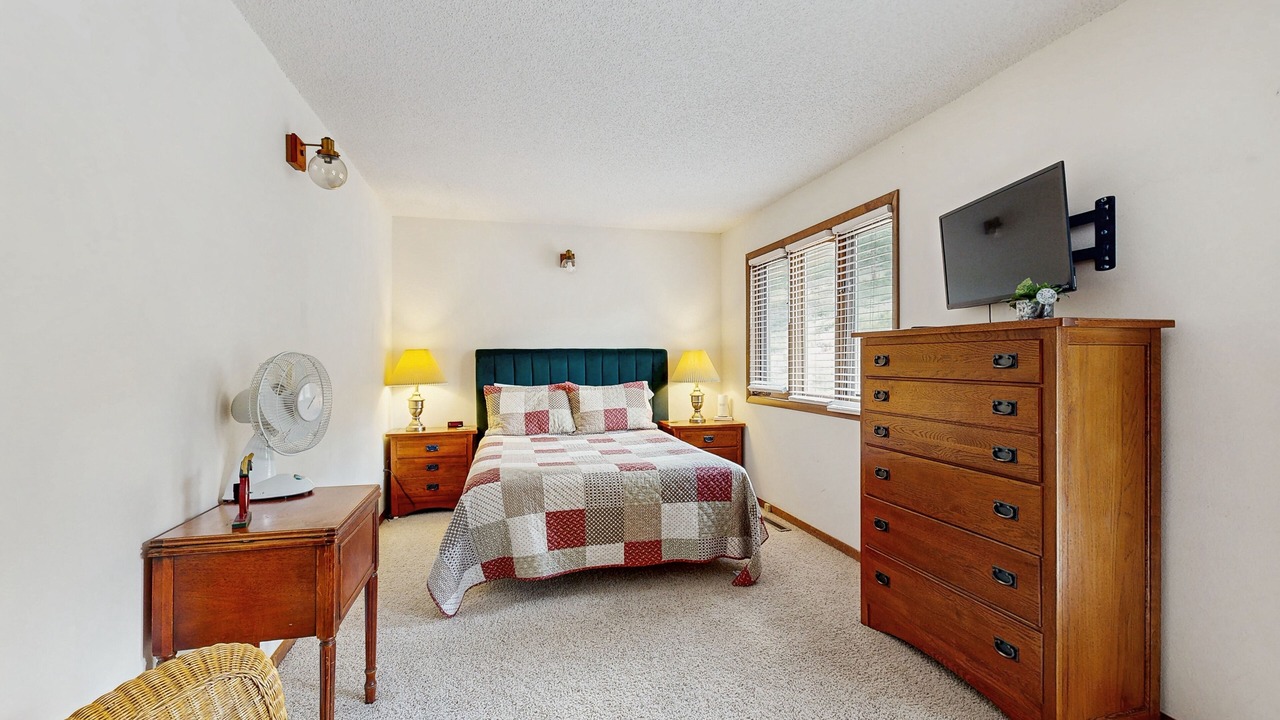 Photo of Bedroom in Fall River Estates