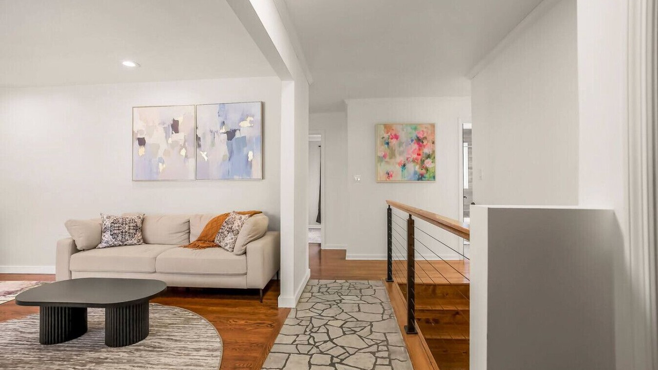 Photo of Livingroom in Prairie Village