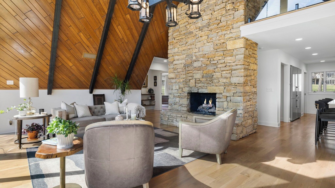 Photo of Livingroom in Lee's Summit