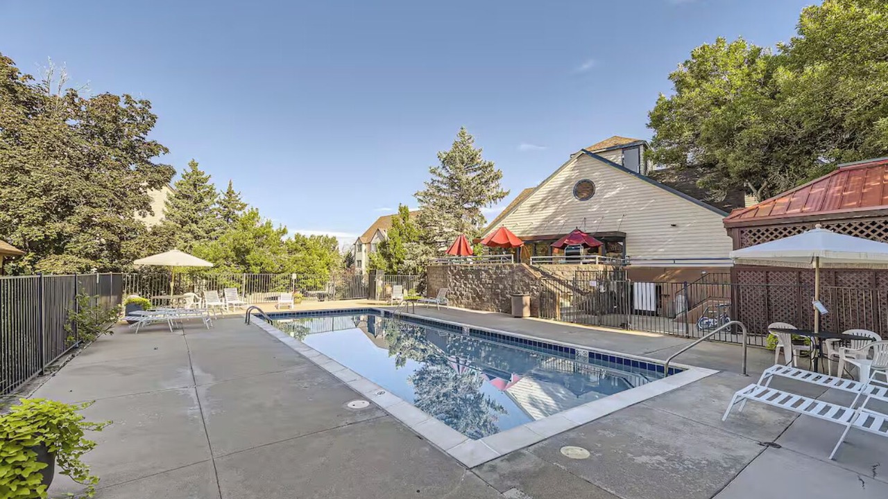 Photo of Outdoor in Englewood