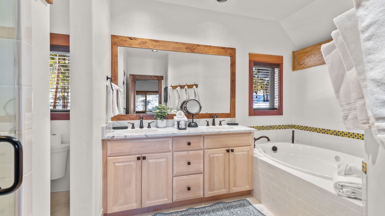 Photo of Bathroom in Three Peaks