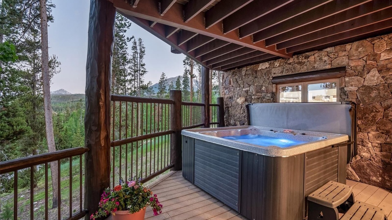 Photo of Outdoor in Three Peaks