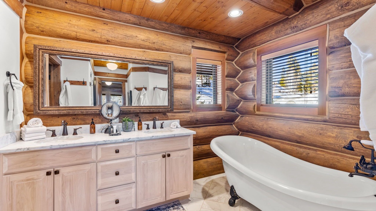 Photo of Bathroom in Three Peaks