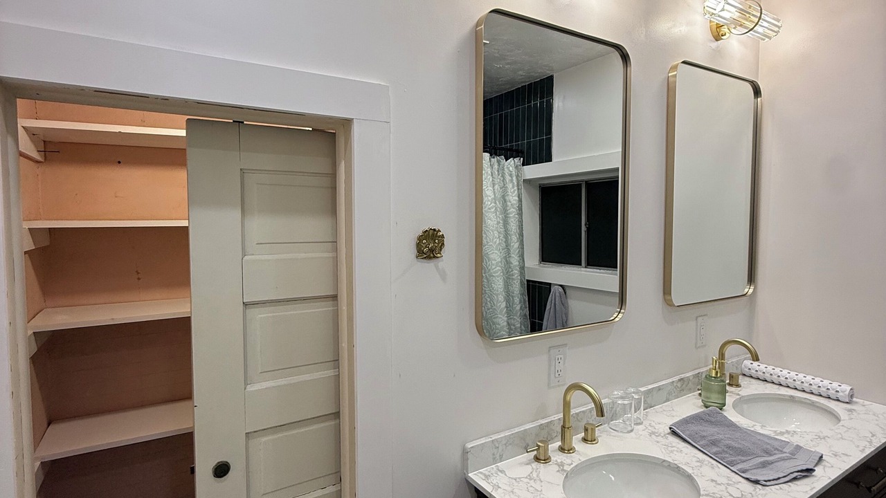 Photo of Bathroom in Newkirk
