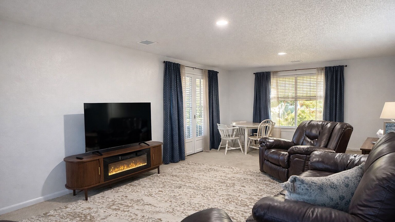 Photo of Livingroom in Newkirk