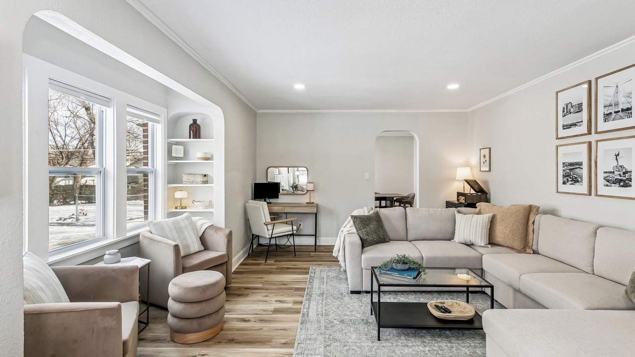 Photo of Livingroom in College Hill