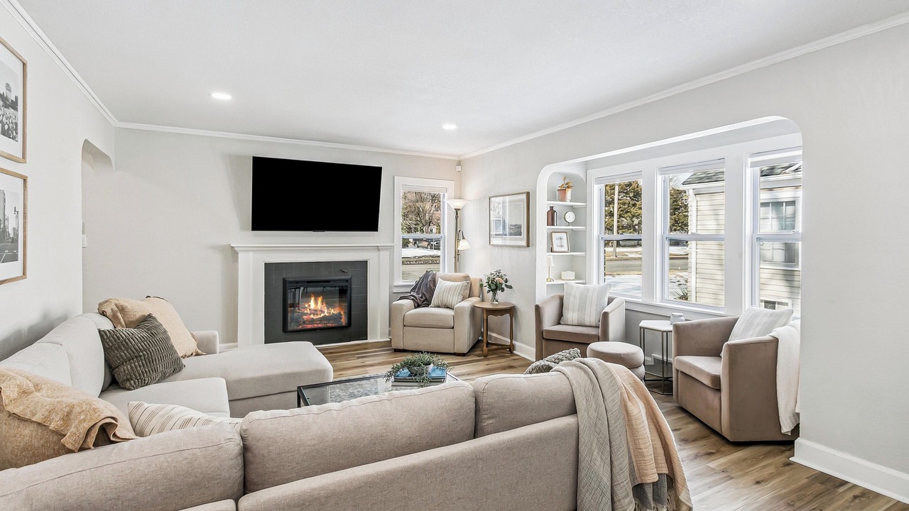 Photo of Livingroom in College Hill