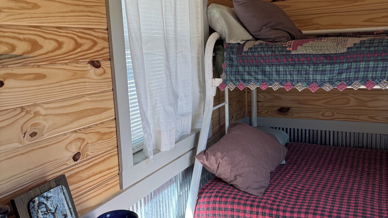 Photo of Bedroom in Protection