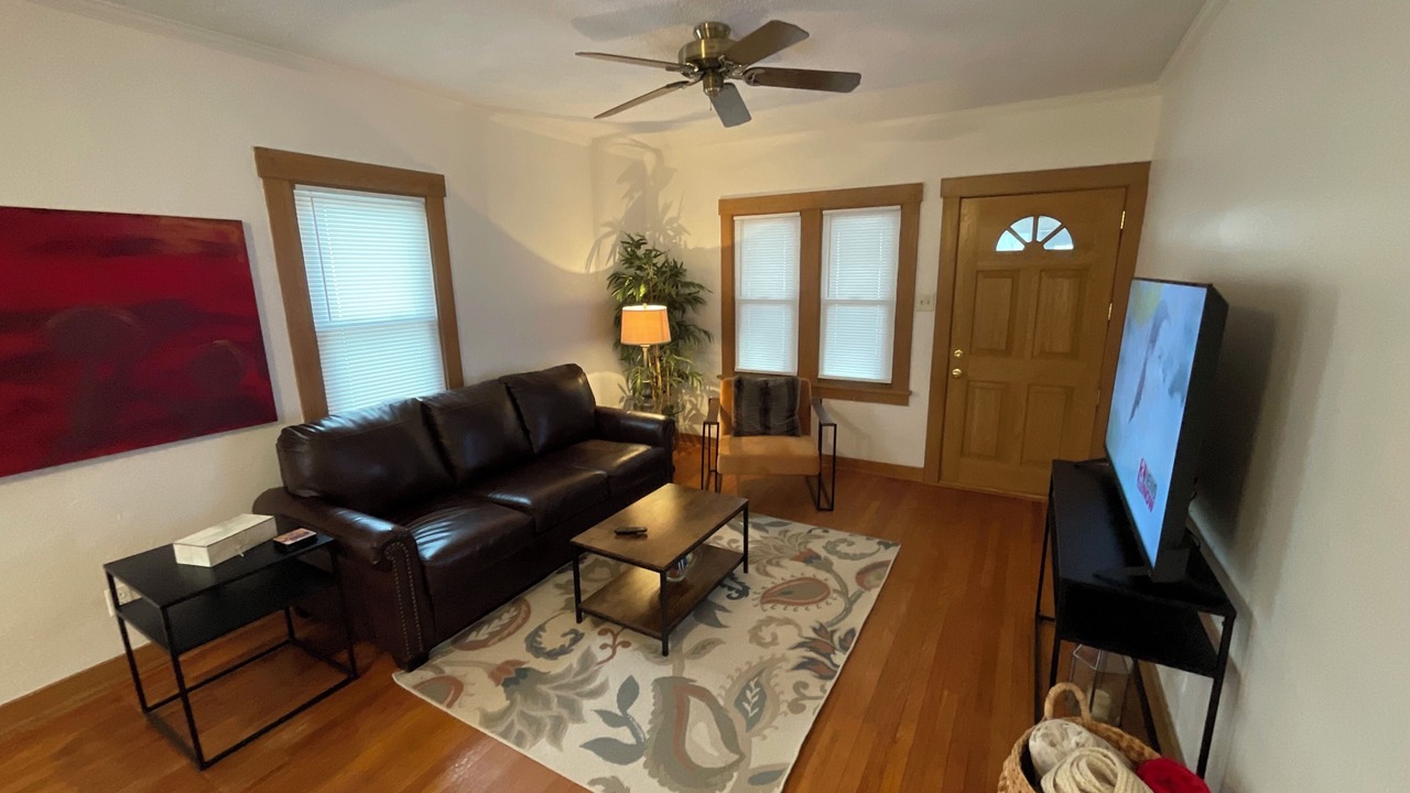 Photo of Livingroom in Aksarben - Elmwood Park