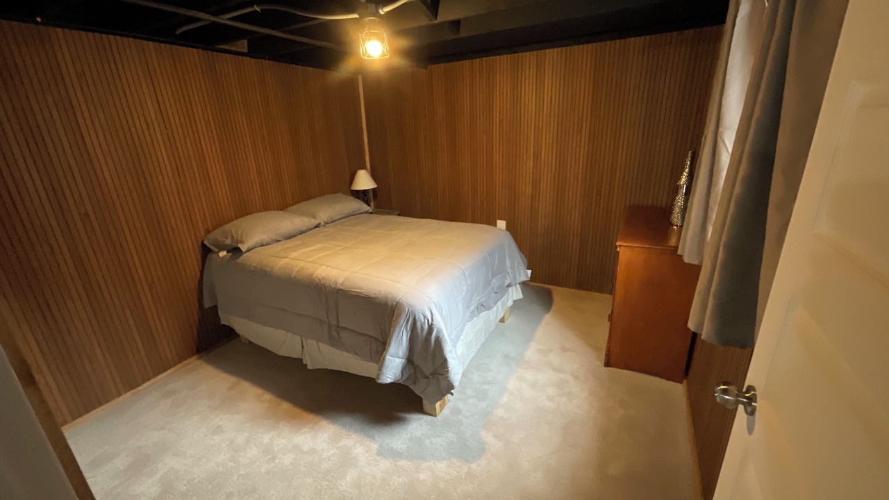 Photo of Bedroom in Aksarben - Elmwood Park