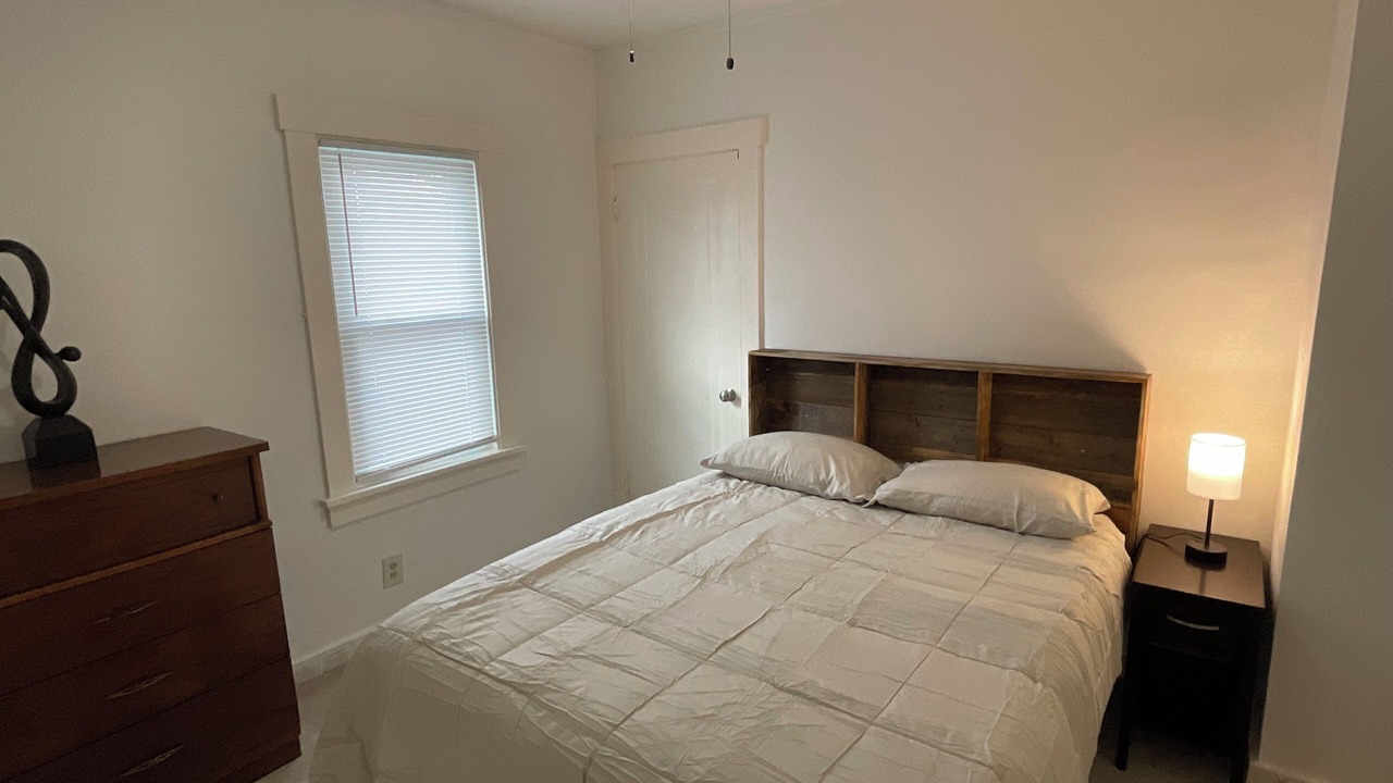 Photo of Bedroom in Aksarben - Elmwood Park