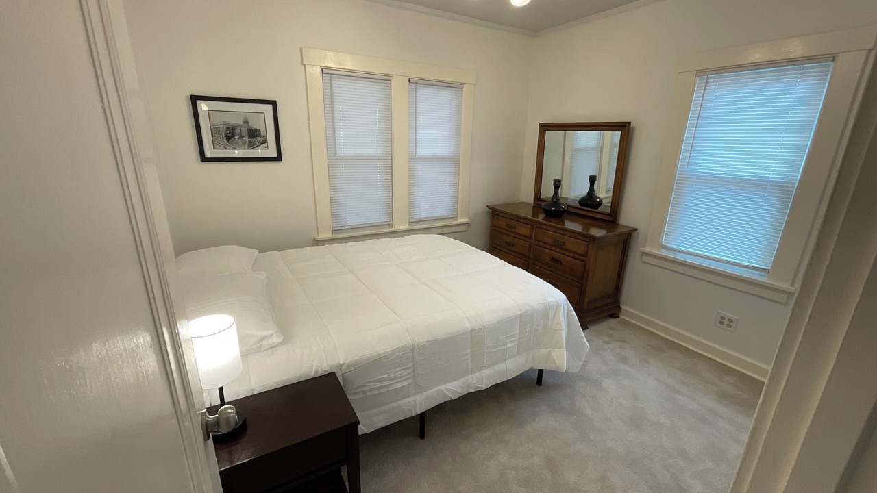 Photo of Bedroom in Aksarben - Elmwood Park