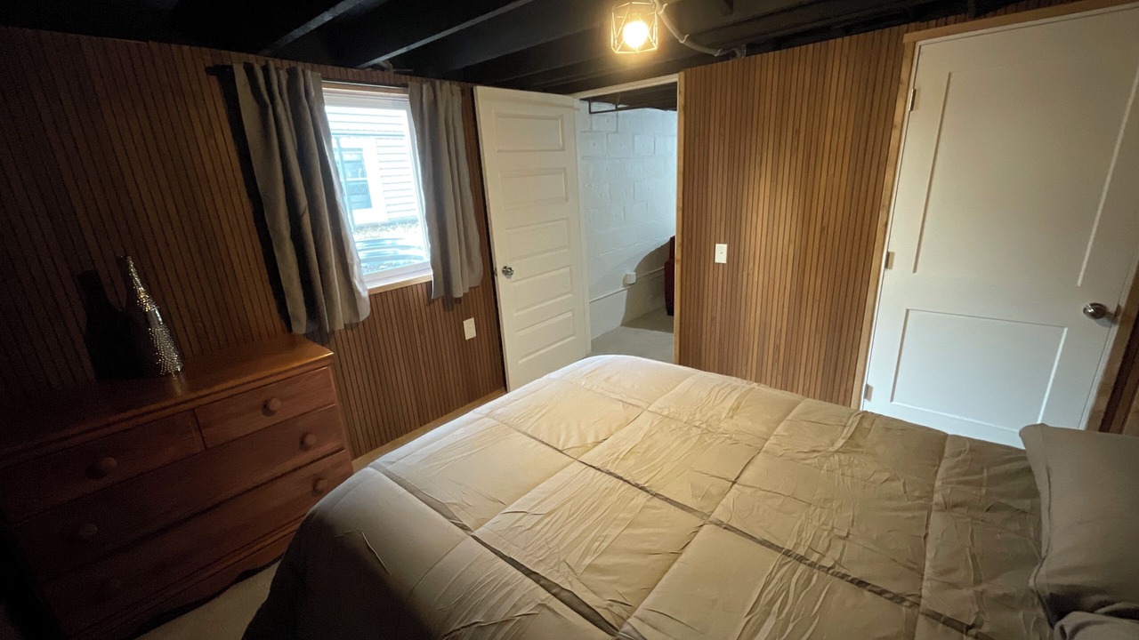Photo of Bedroom in Aksarben - Elmwood Park