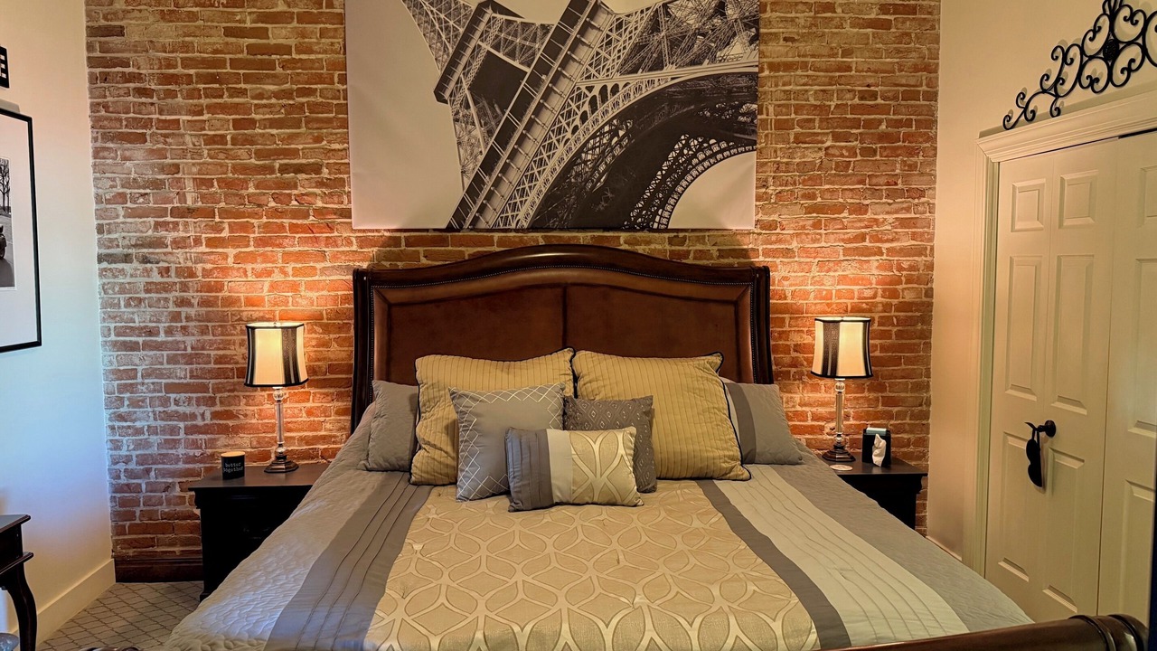 Photo of Bedroom in River Market