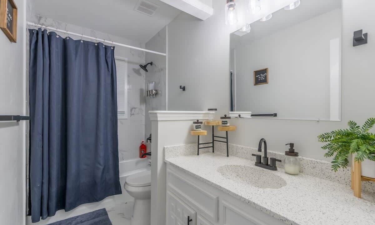 Photo of Bathroom in Blue Springs