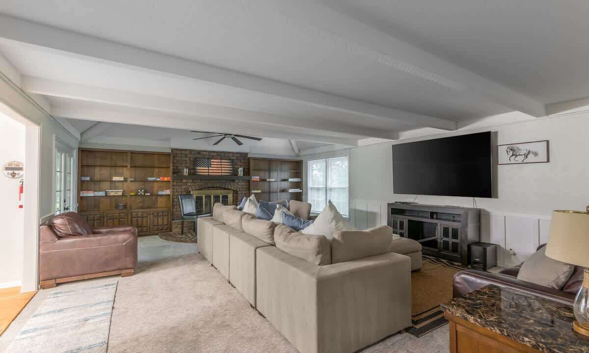 Photo of Livingroom in Blue Springs