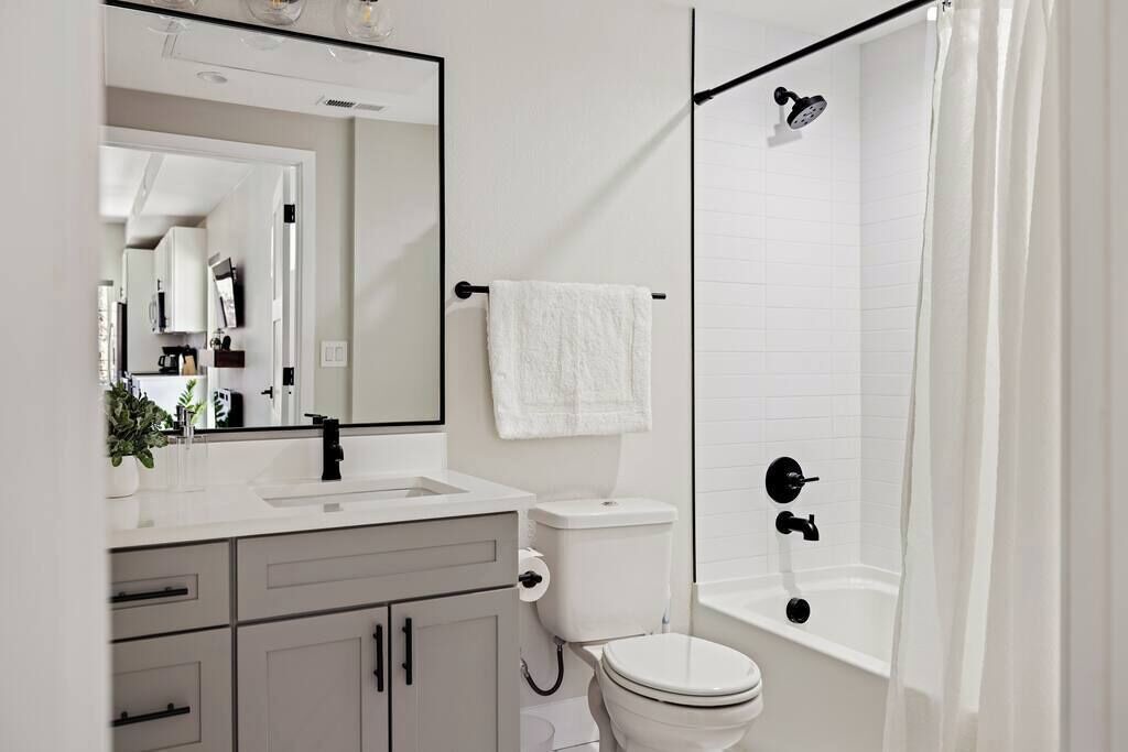 Photo of Bathroom in Golden