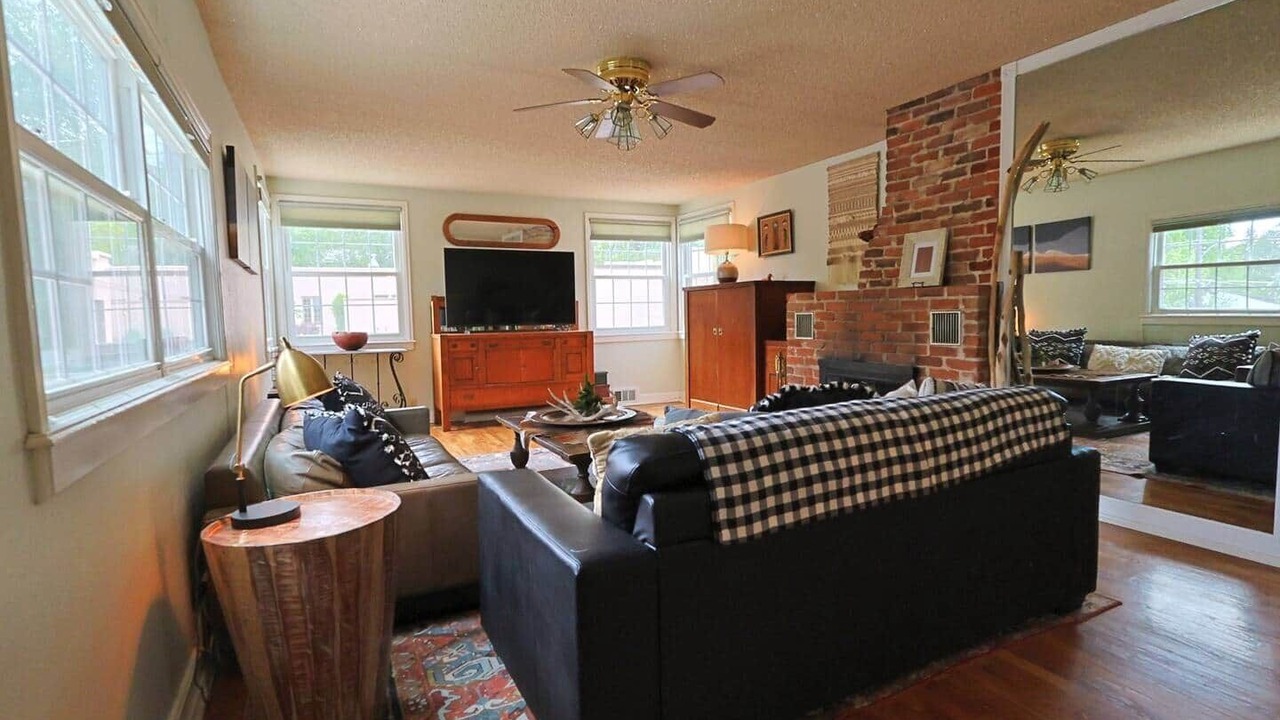 Photo of Livingroom in Skyway